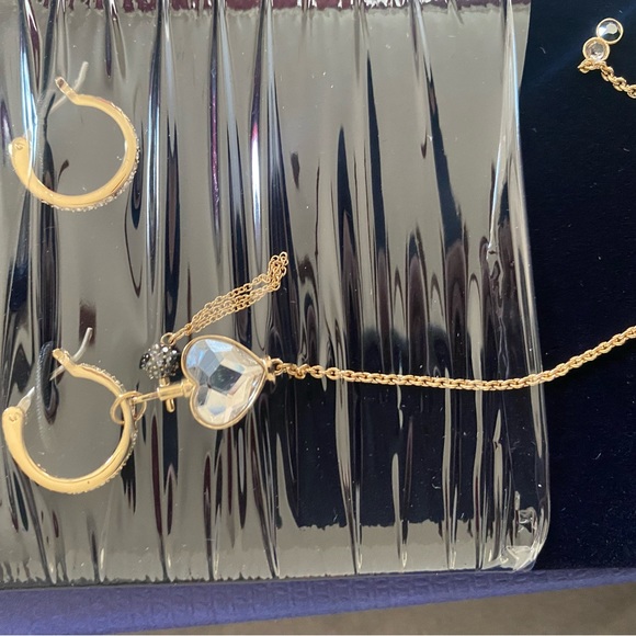 Swarovski asymmetrical earrings - Picture 4 of 6